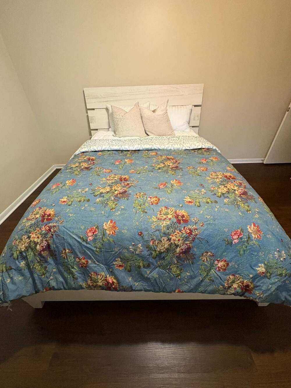 Pottery Barn Meadow Floral Reversible Comforter